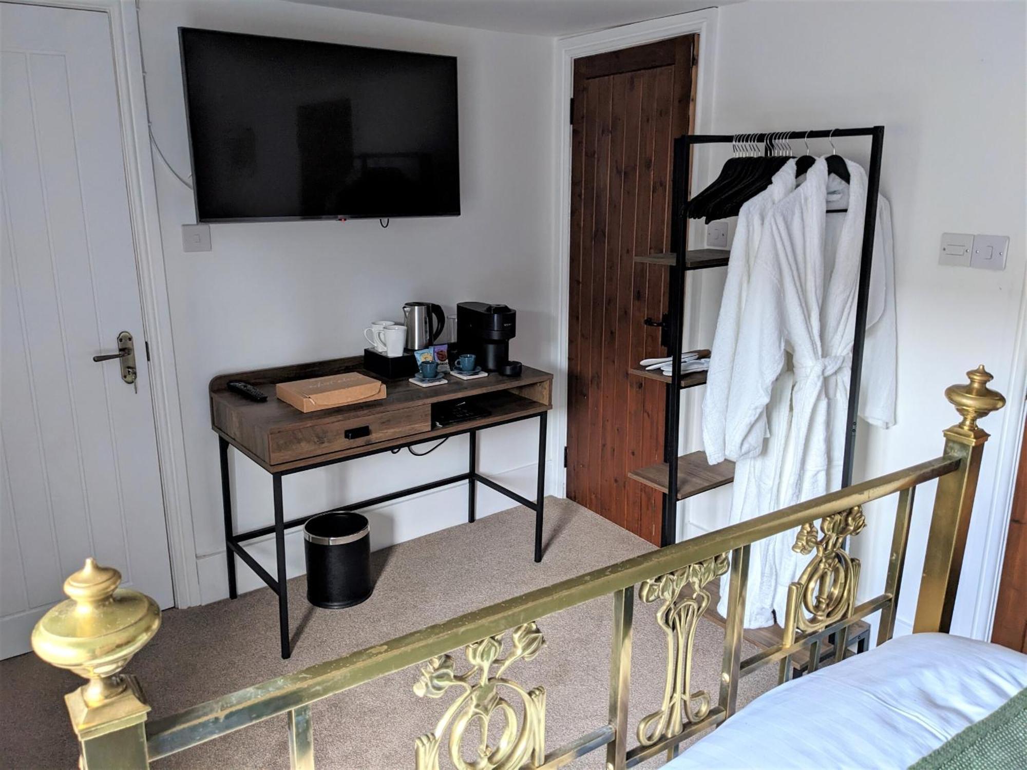 Cowpers Oak Bed & Breakfast Olney Room photo